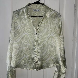 Hollister Light Green Patterned Button Down Shirt